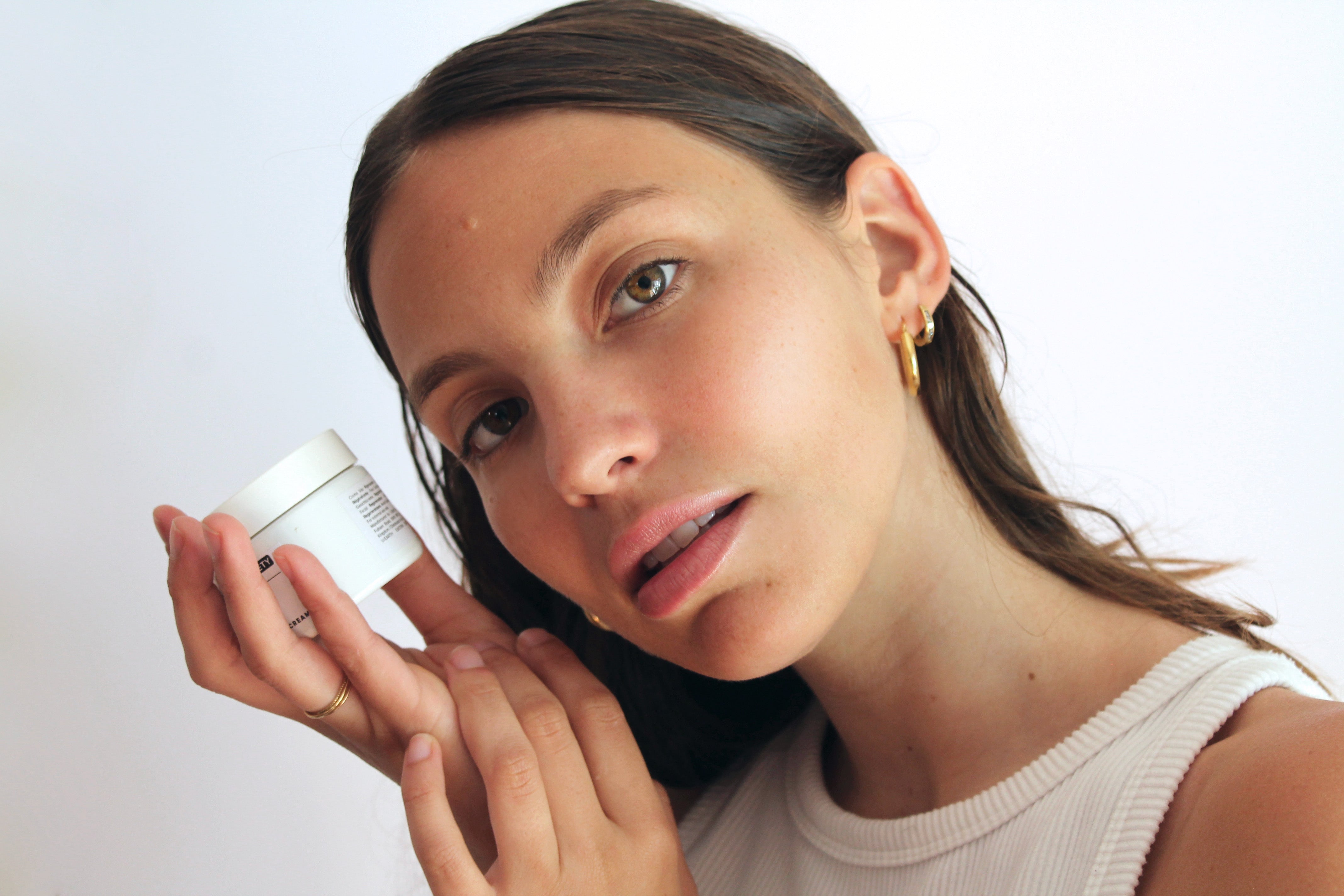 u-earth store u-cream biomimetic skincare blonde model